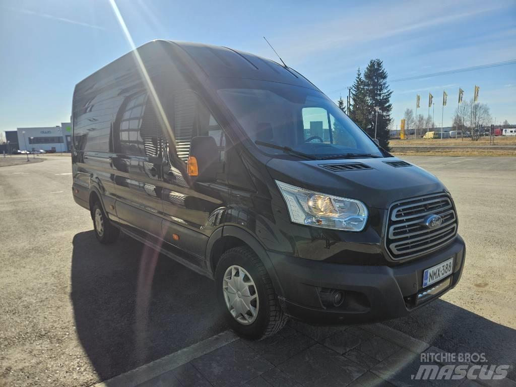 Ford Transit パネルバン