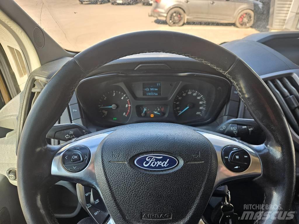 Ford Transit パネルバン