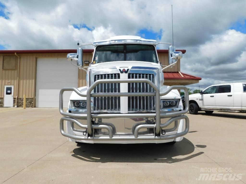 Western Star 5700 XE 中古トラクターヘッド | トレーラーヘッド