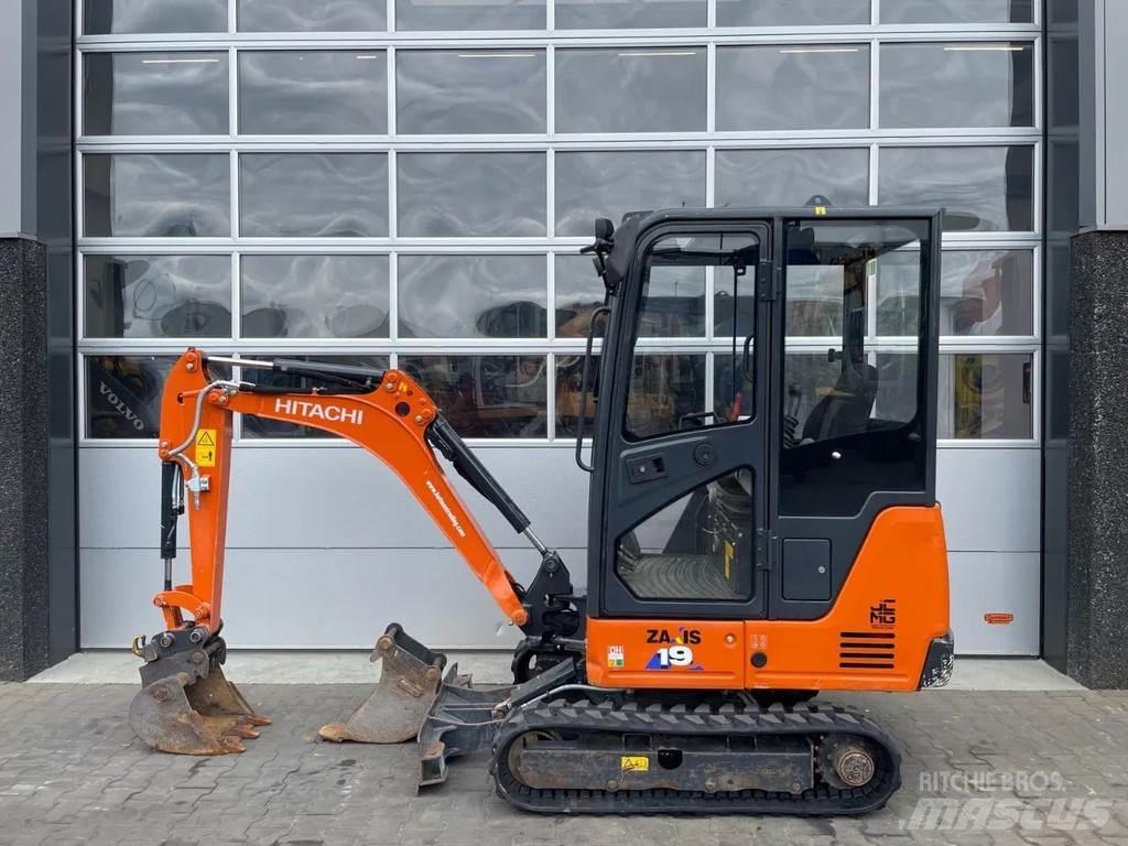 Hitachi ZX19-6 CR ミニ油圧ショベル 7t以下（ミニユンボ・ミニディガー）