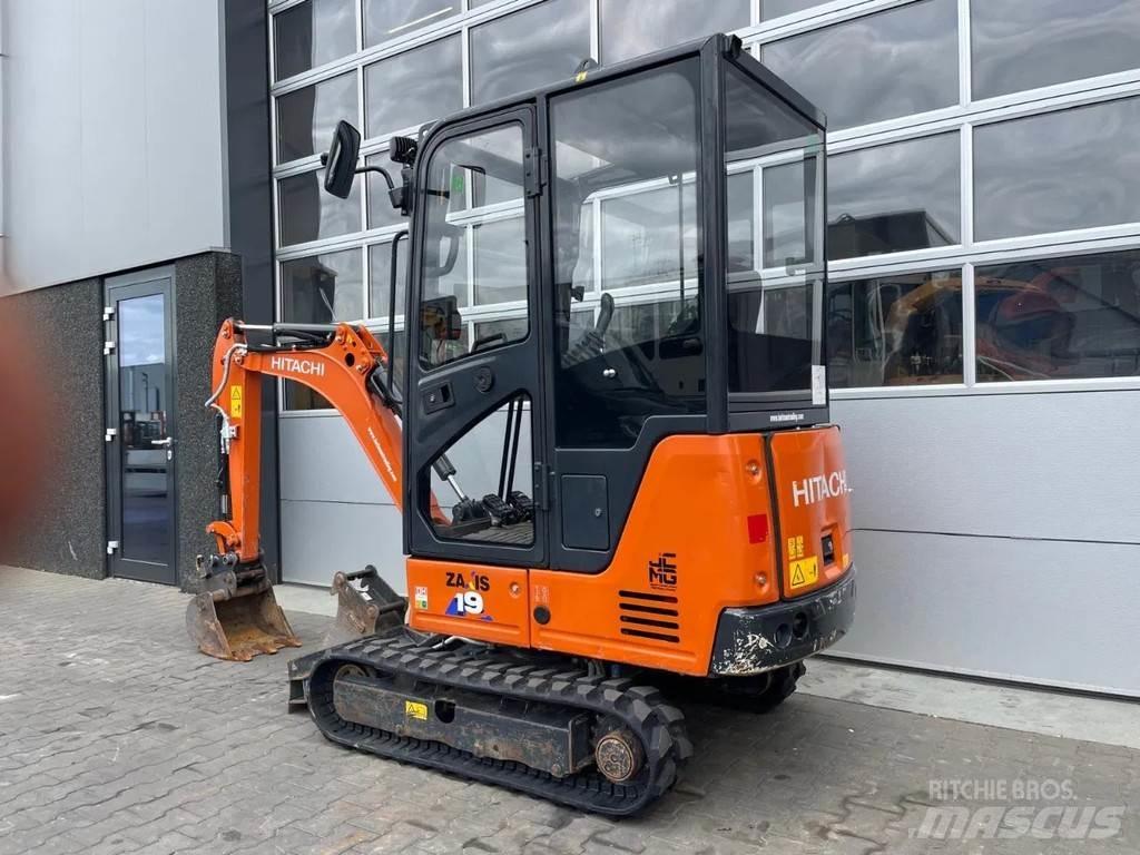 Hitachi ZX19-6 CR ミニ油圧ショベル 7t以下（ミニユンボ・ミニディガー）