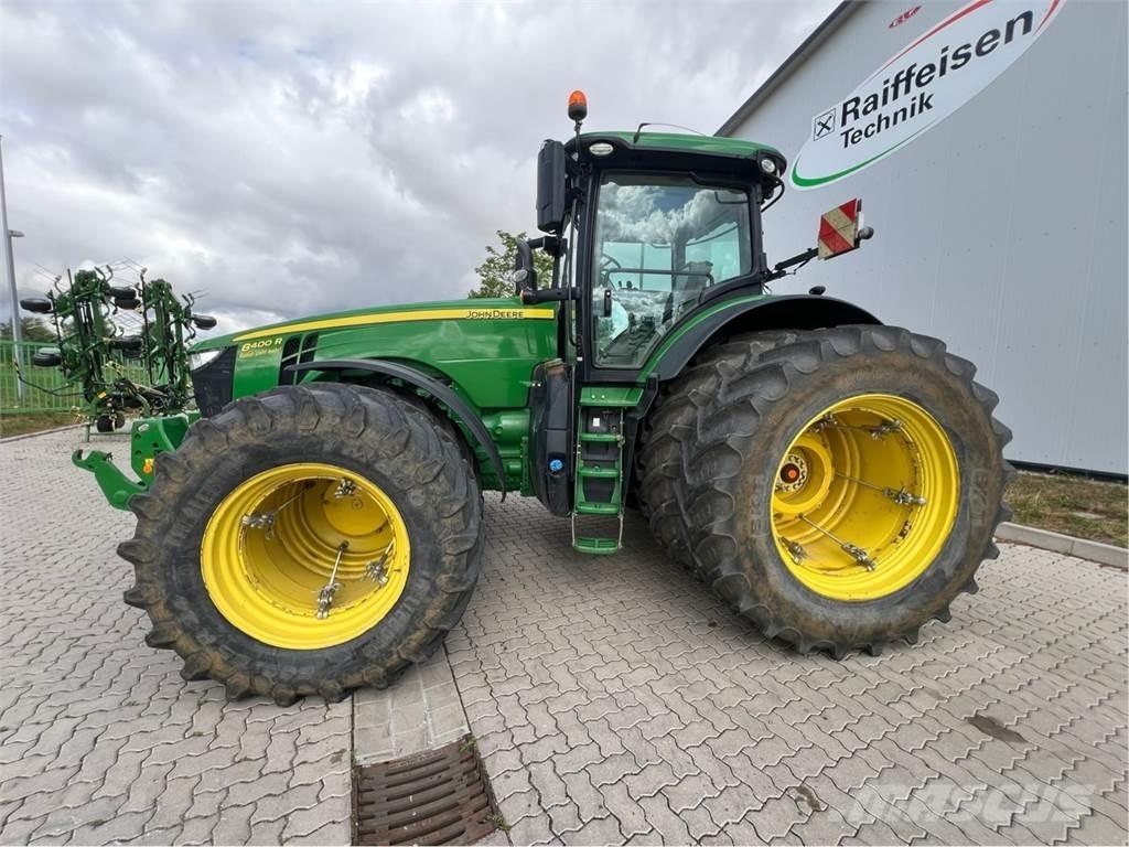 John Deere 8400 R トラクター