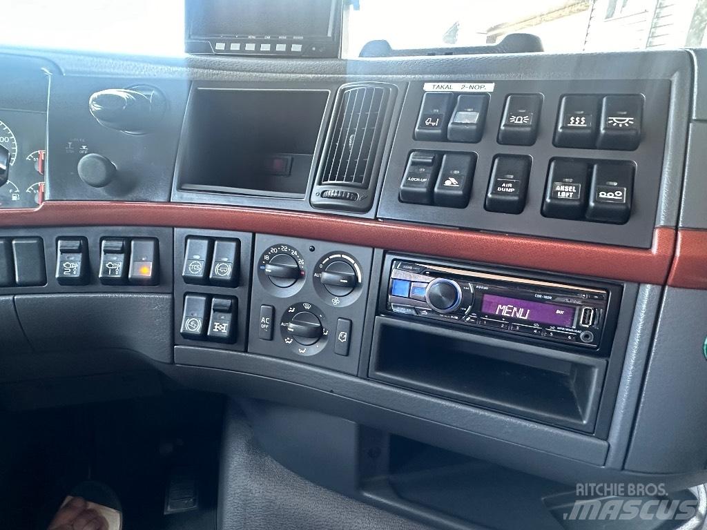 Volvo FH16 540 8x4*4 ケーブルリフト着脱式トラック