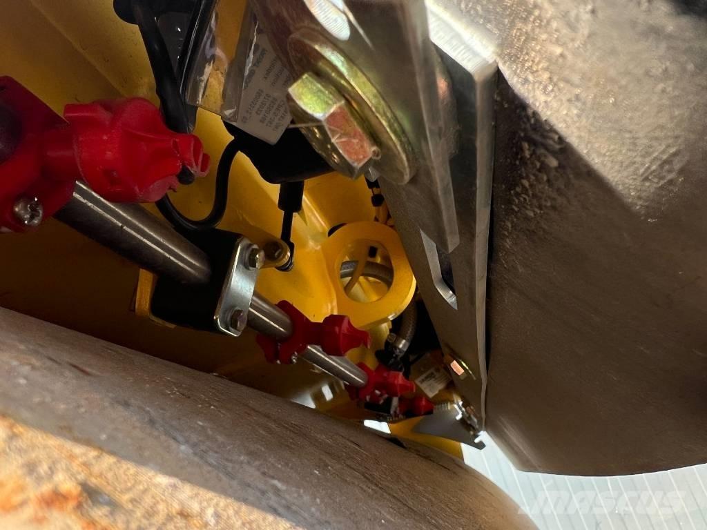 Bomag BW100 AD-5 タンデムローラ