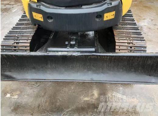 Komatsu PC 55 MR ミニ油圧ショベル 7t以下（ミニユンボ・ミニディガー）