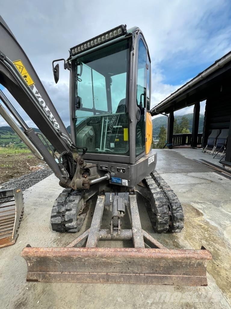 Volvo ECR25D ミニ油圧ショベル 7t以下（ミニユンボ・ミニディガー）