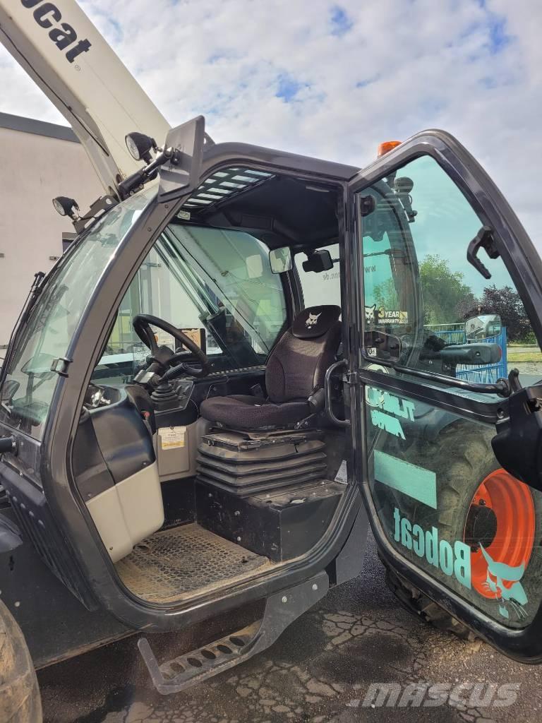 Bobcat TL 30.70 HB テレスコーピックハンドラー