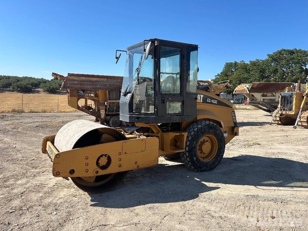 CAT CS 433 E タンデムローラ