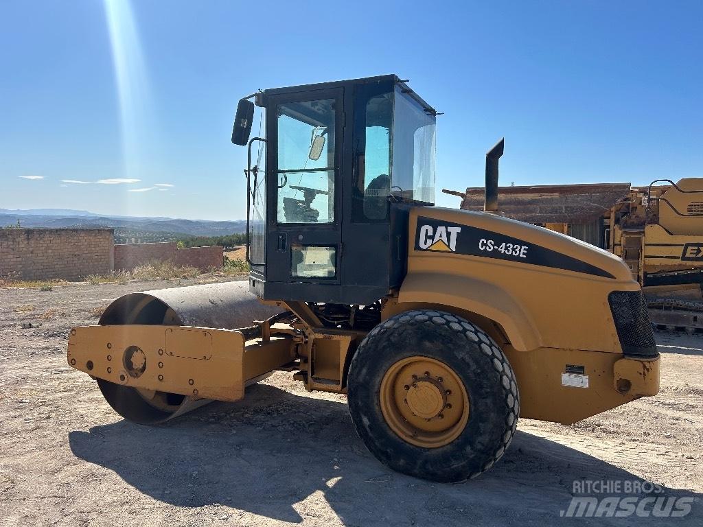 CAT CS 433 E タンデムローラ