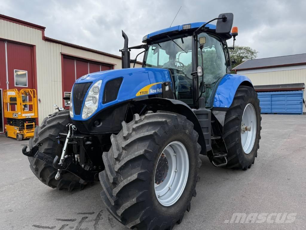 New Holland T7030 トラクター