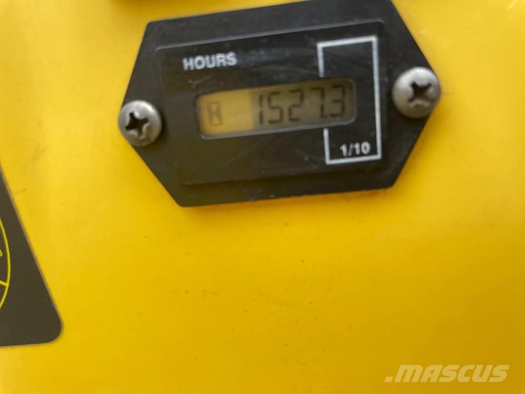 Wacker Neuson 803 大型油圧ショベル12t以上（パワーショベル・ユンボ）