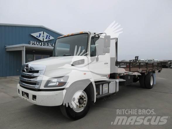 Hino 268 平ボディー