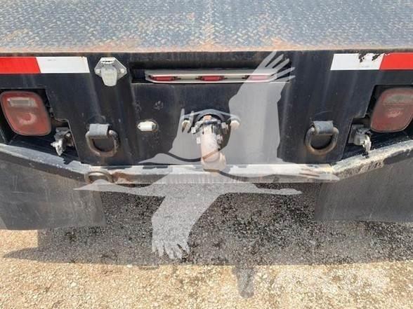 Peterbilt 335 平ボディー