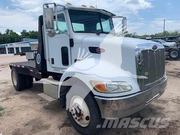 Peterbilt 335 平ボディー