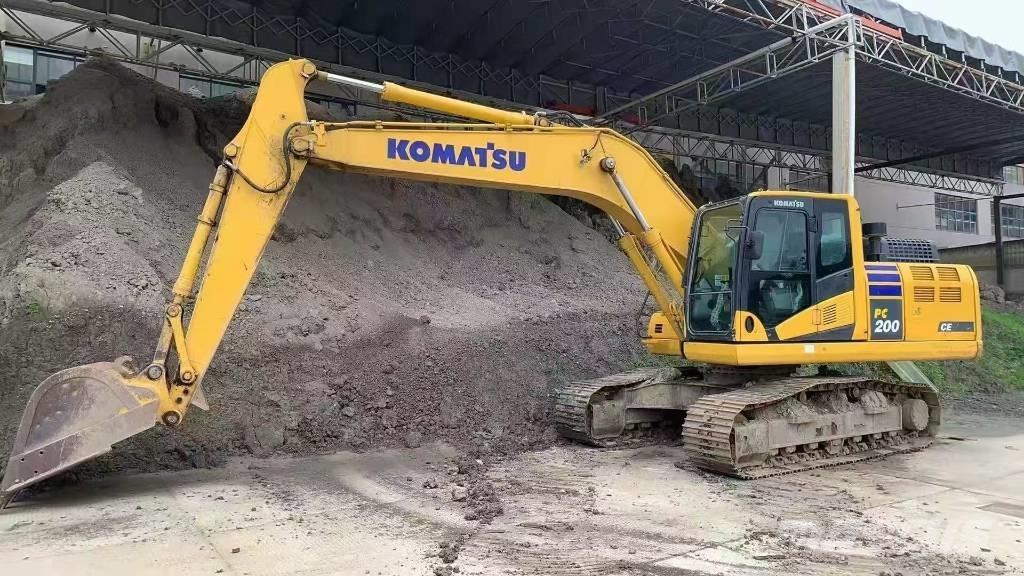 Komatsu PC 200-11 大型油圧ショベル12t以上（パワーショベル・ユンボ）