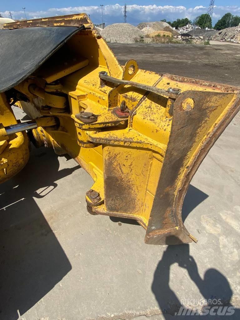 Komatsu D61PX24 ブルドーザー