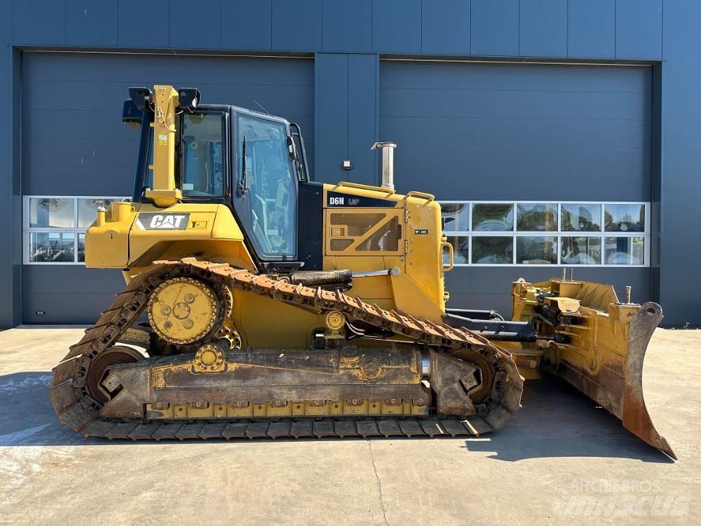 CAT D 6 N LGP ブルドーザー
