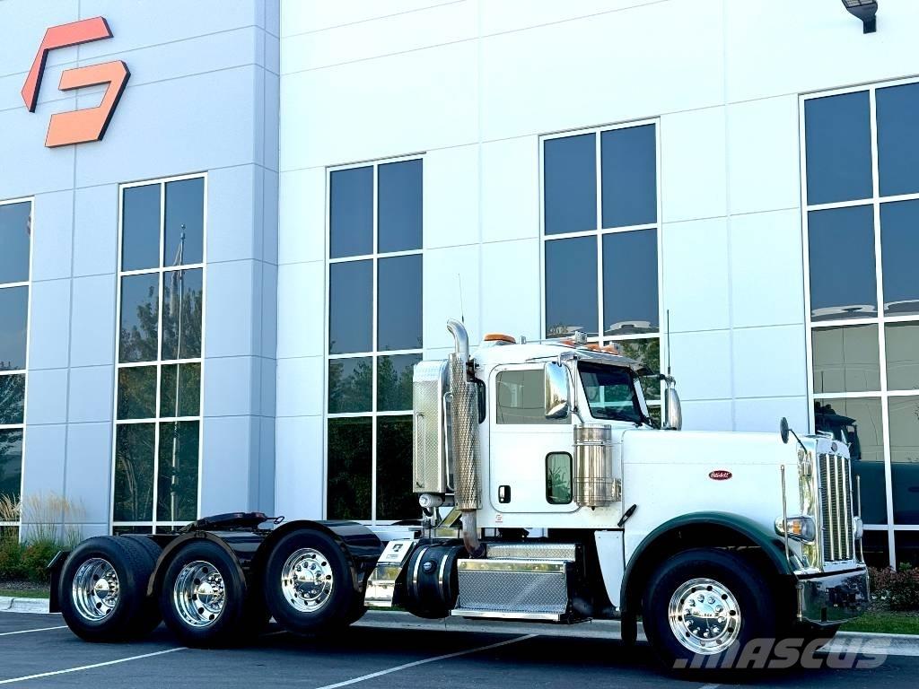 Peterbilt 388 中古トラクターヘッド | トレーラーヘッド
