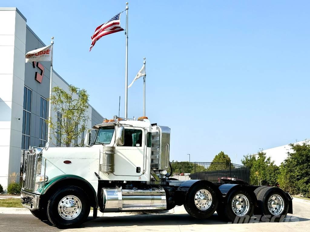Peterbilt 388 中古トラクターヘッド | トレーラーヘッド
