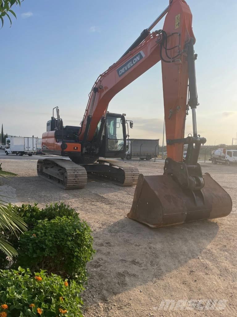 Doosan DX225LC-7 大型油圧ショベル12t以上（パワーショベル・ユンボ）