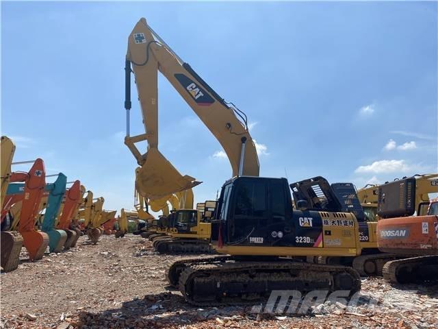 CAT 323D2L 大型油圧ショベル12t以上（パワーショベル・ユンボ）