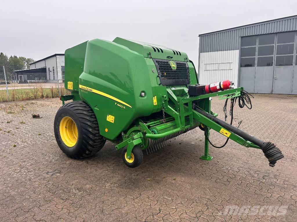 John Deere F 440 ラウンドベーラー