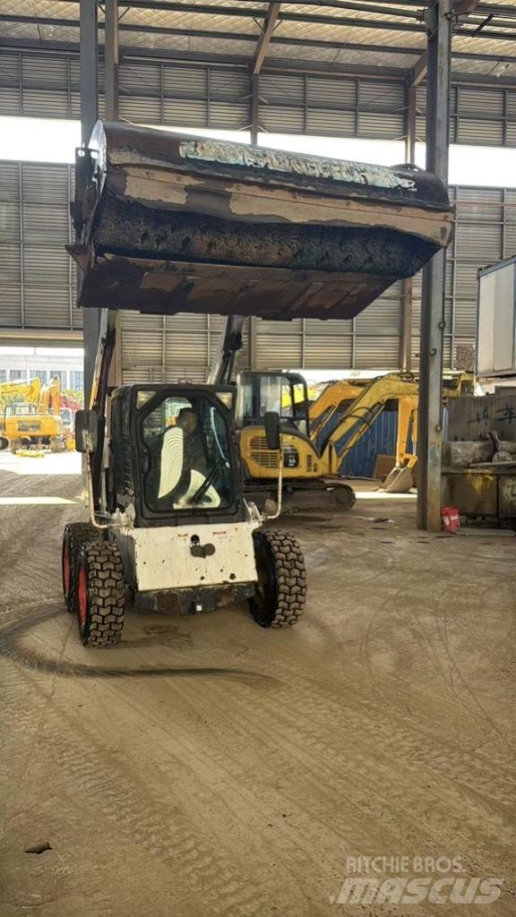 Bobcat S 160 スキッドステアローダー