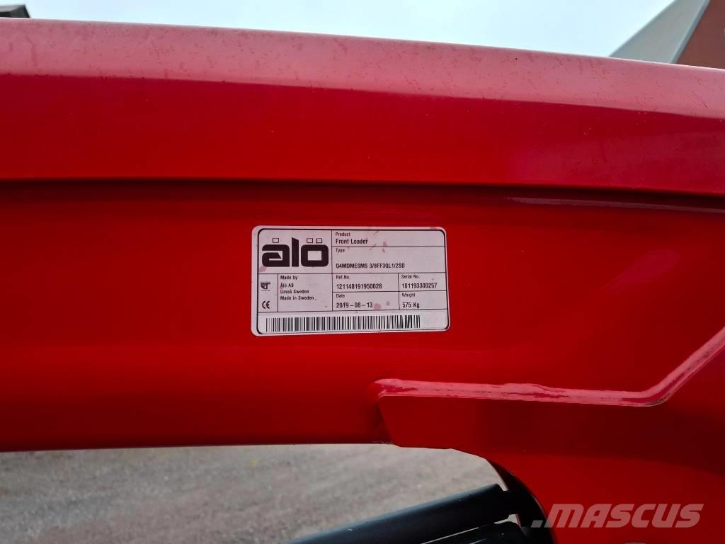 Massey Ferguson 5713 トラクター