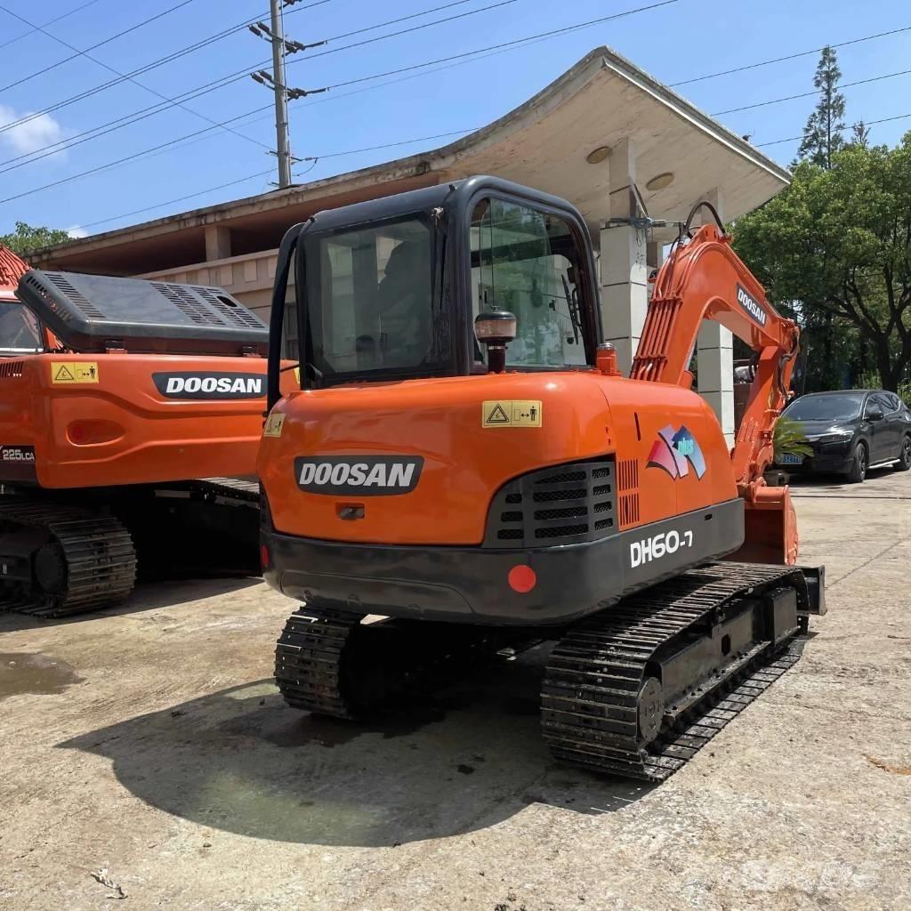 Doosan DH60-7 ミニ油圧ショベル 7t以下（ミニユンボ・ミニディガー）