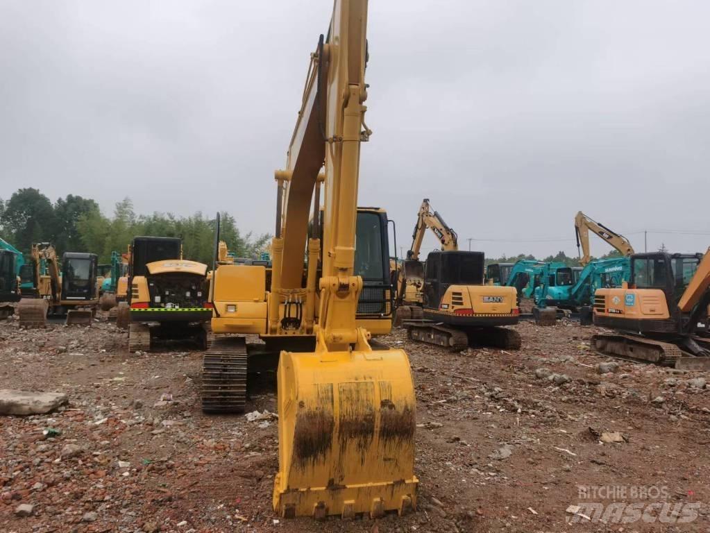 Komatsu PC 130 中型油圧ショベル 7ｔ-12ｔ（ユンボ・パワーショベル・バックホー）