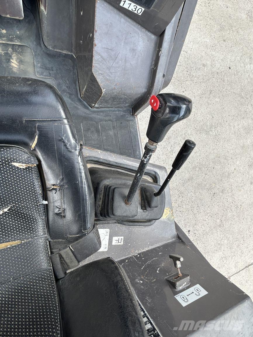 Manitou MH25-4 ラフターテレントラック