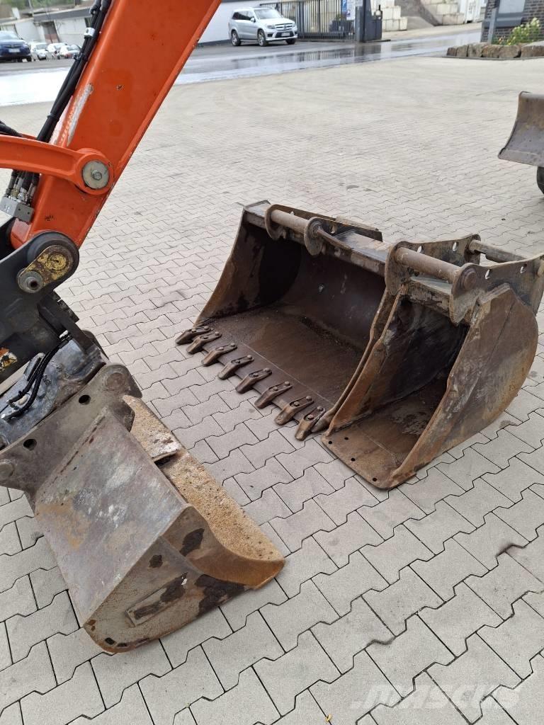 Kubota KX 080-4 中型油圧ショベル 7ｔ-12ｔ（ユンボ・パワーショベル・バックホー）