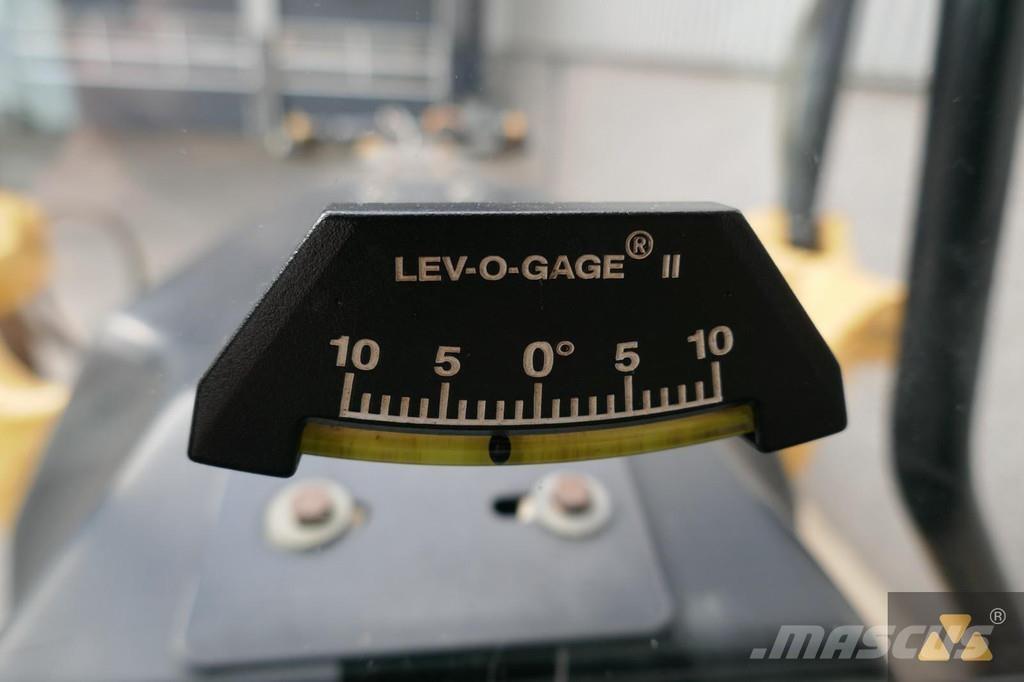 CAT 140M2 モーターグレーダー