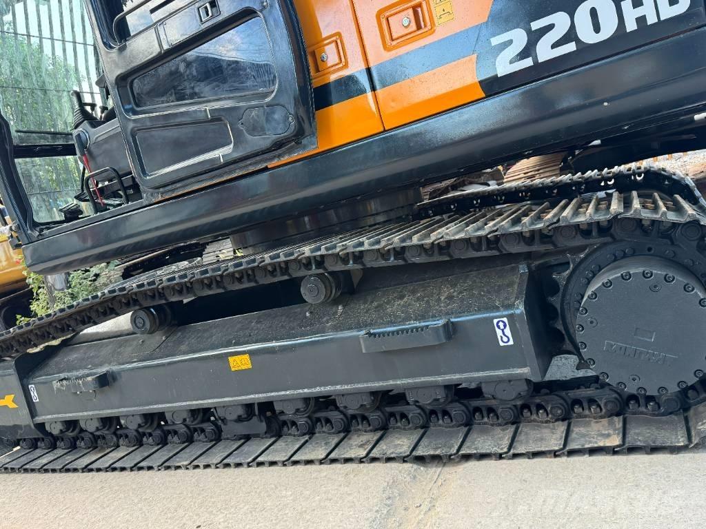 Hyundai 220HX 大型油圧ショベル12t以上（パワーショベル・ユンボ）