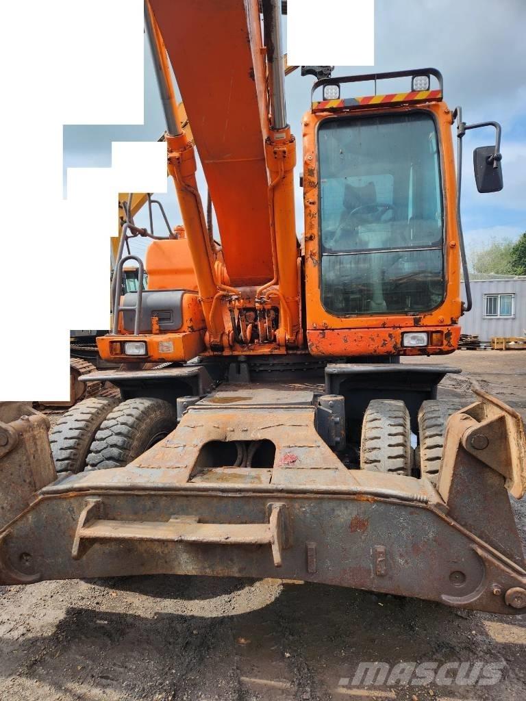 Doosan DX 210WA ホイール式油圧ショベル（パワーショベル・ユンボ・バックホー）