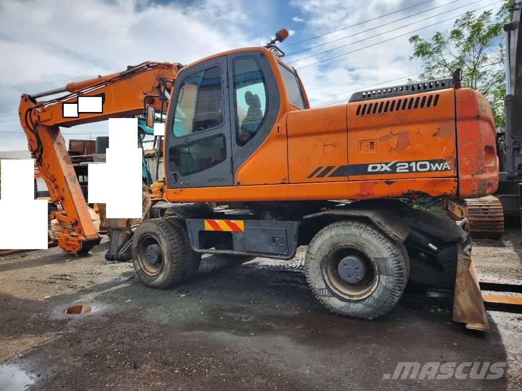 Doosan DX 210WA ホイール式油圧ショベル（パワーショベル・ユンボ・バックホー）