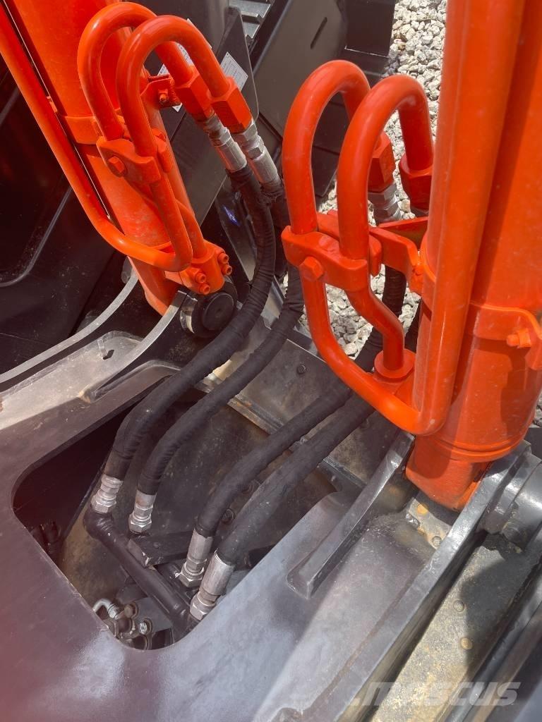 Hitachi ZX 200 大型油圧ショベル12t以上（パワーショベル・ユンボ）
