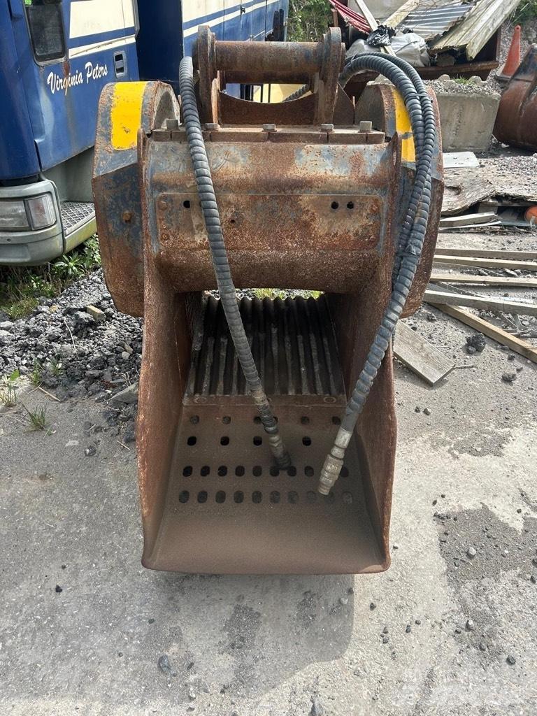 MB Crusher BF 60.1 バケットクラッシャー