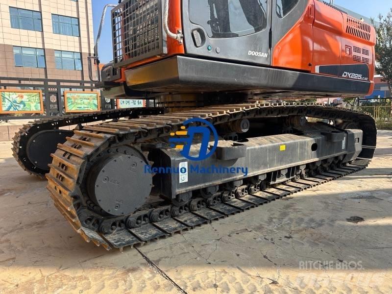Doosan DX 225 LC-9C 大型油圧ショベル12t以上（パワーショベル・ユンボ）