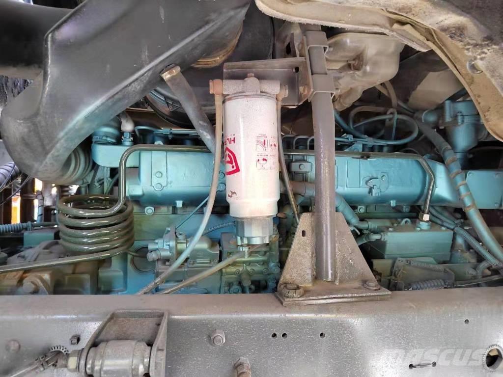 Howo 375 8x4 ダンプ