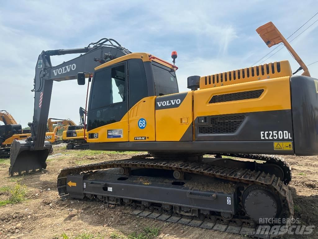 Volvo EC250D 大型油圧ショベル12t以上（パワーショベル・ユンボ）