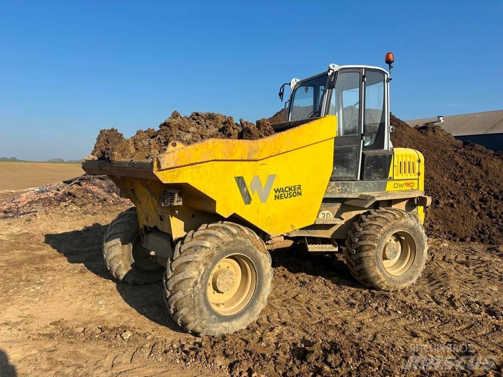 Wacker Neuson DW 90 サイト　ダンプ