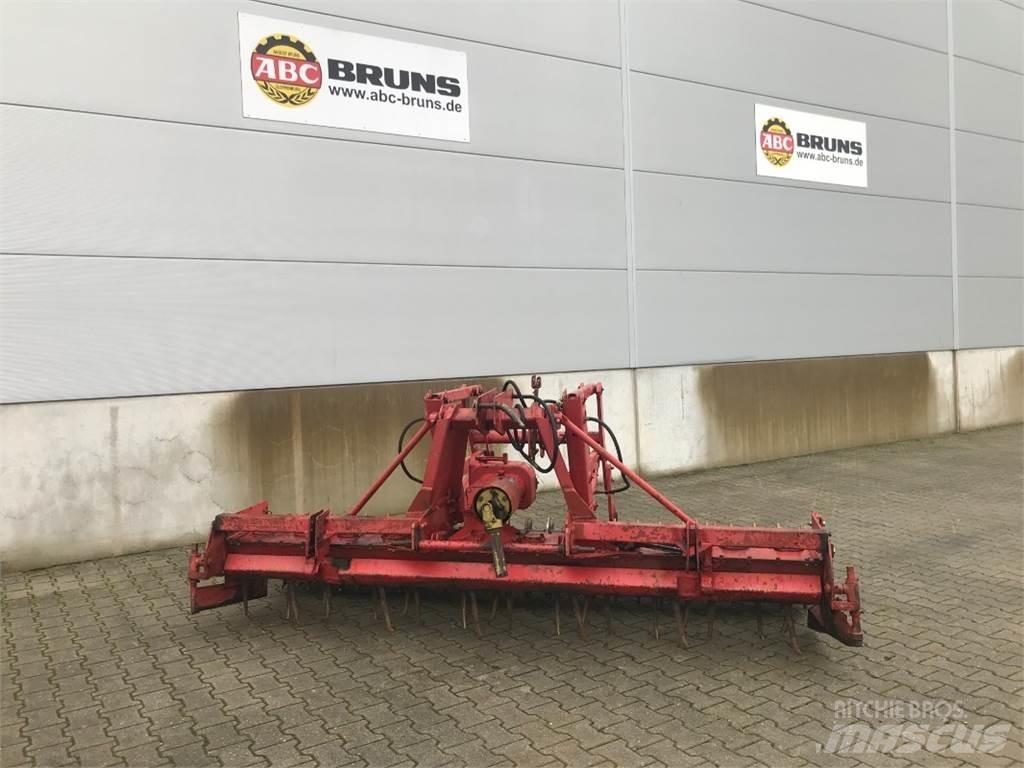 Krone KES 121-3000 パワーハローとロータリーハロー