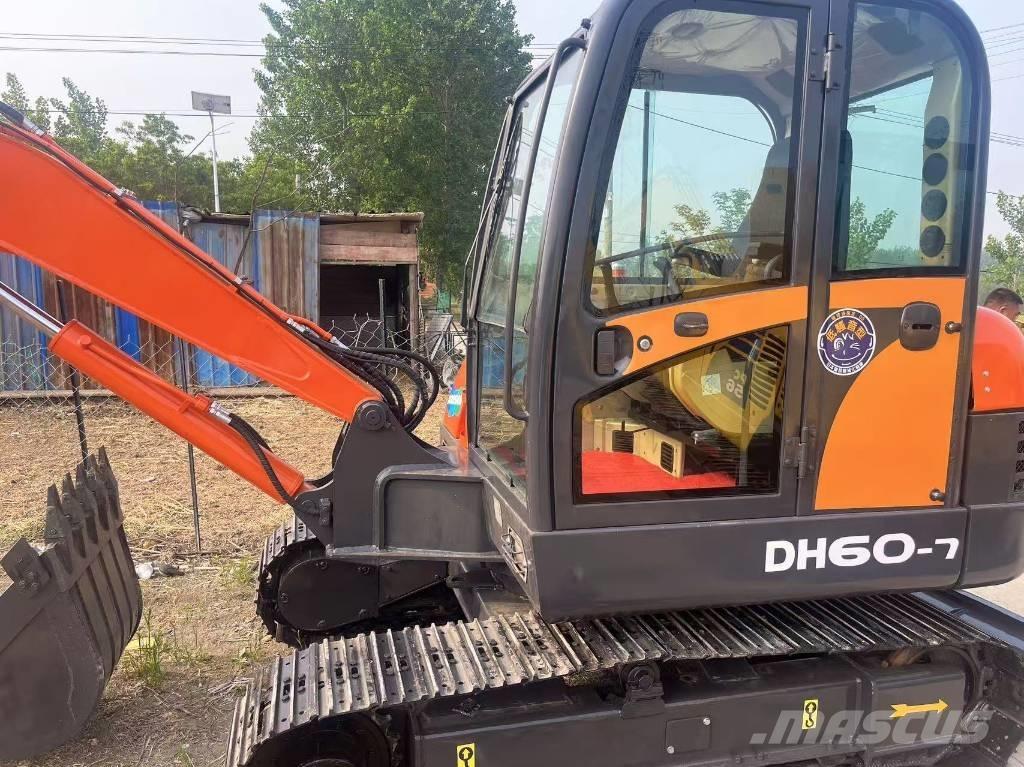 Doosan DH 60 ミニ油圧ショベル 7t以下（ミニユンボ・ミニディガー）