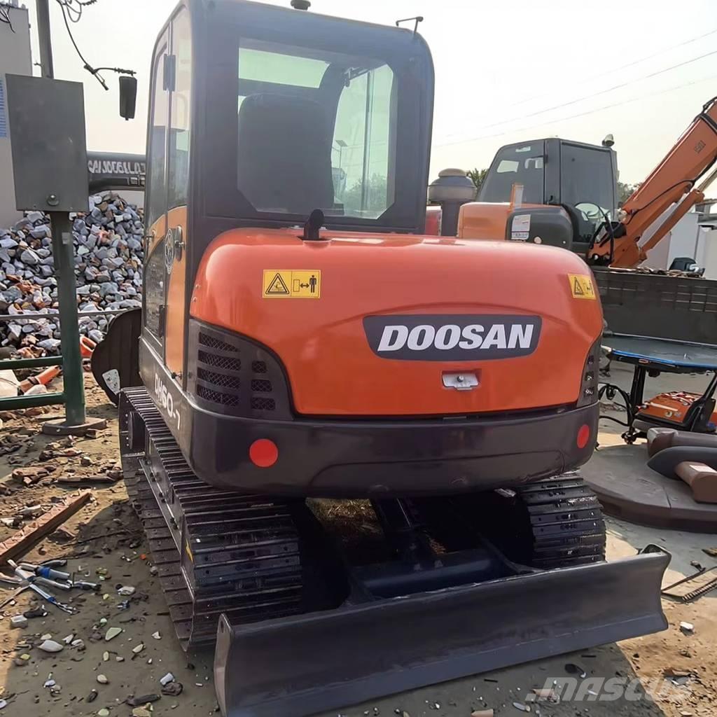 Doosan DH 60 ミニ油圧ショベル 7t以下（ミニユンボ・ミニディガー）