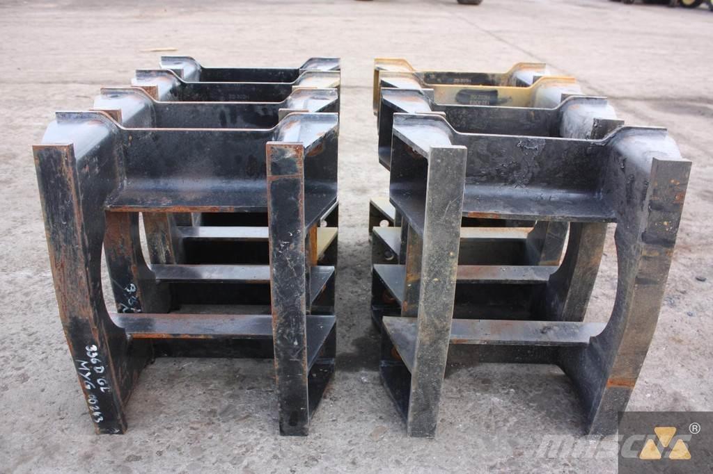 CAT Trackguards タイヤ、ホイル、リム