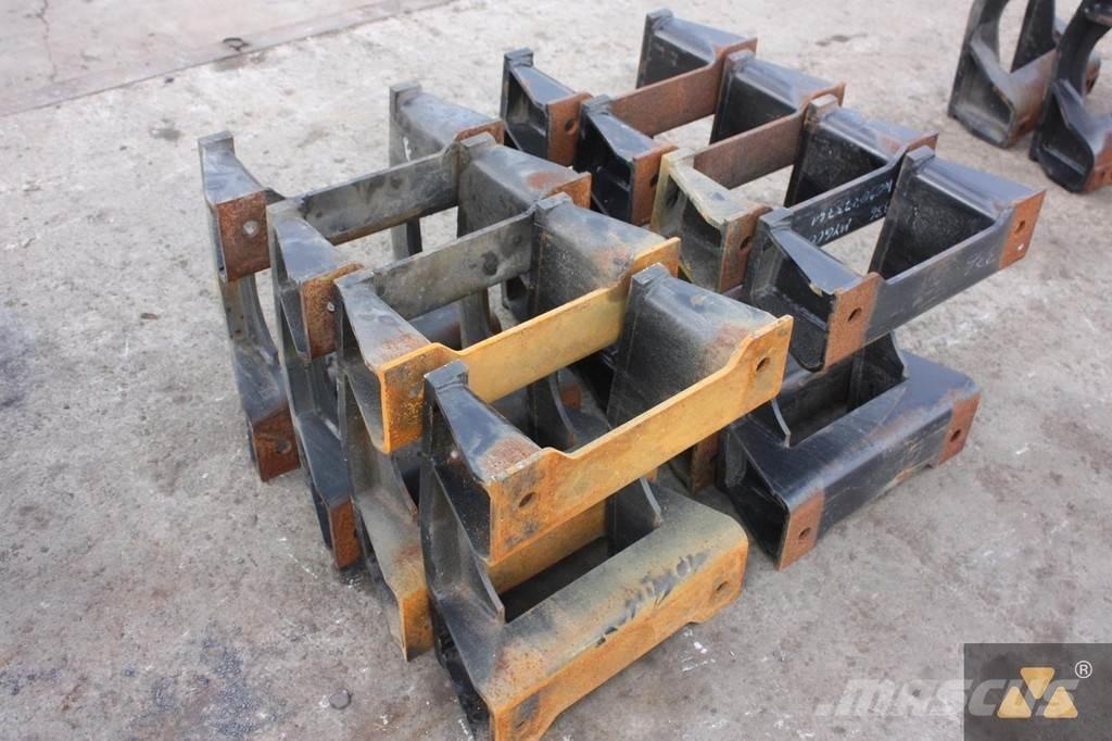 CAT Trackguards タイヤ、ホイル、リム