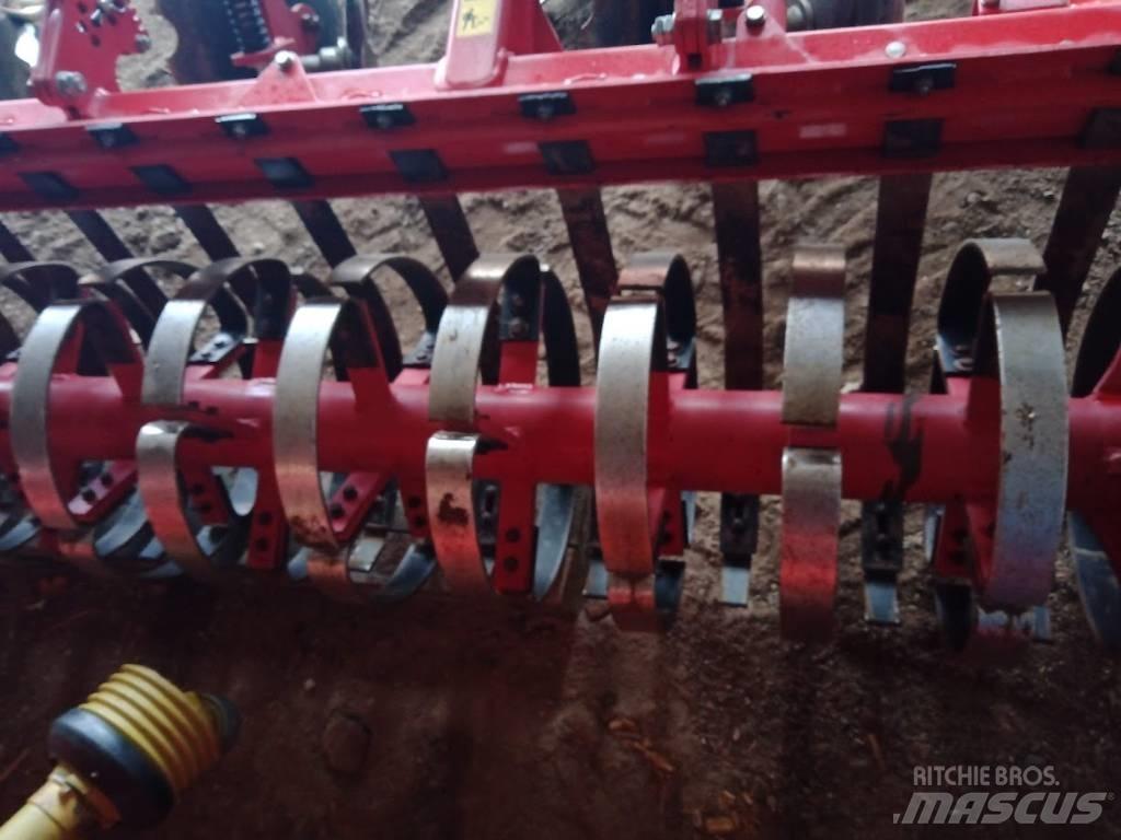 Horsch Terrano 3 FX カルチベーター
