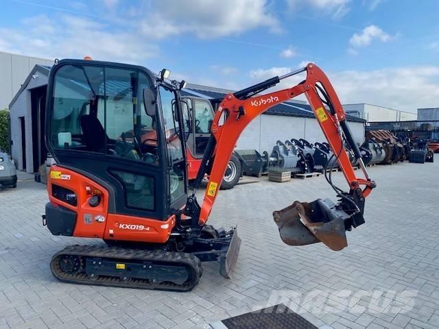 Kubota KX 019-4 ミニ油圧ショベル 7t以下（ミニユンボ・ミニディガー）