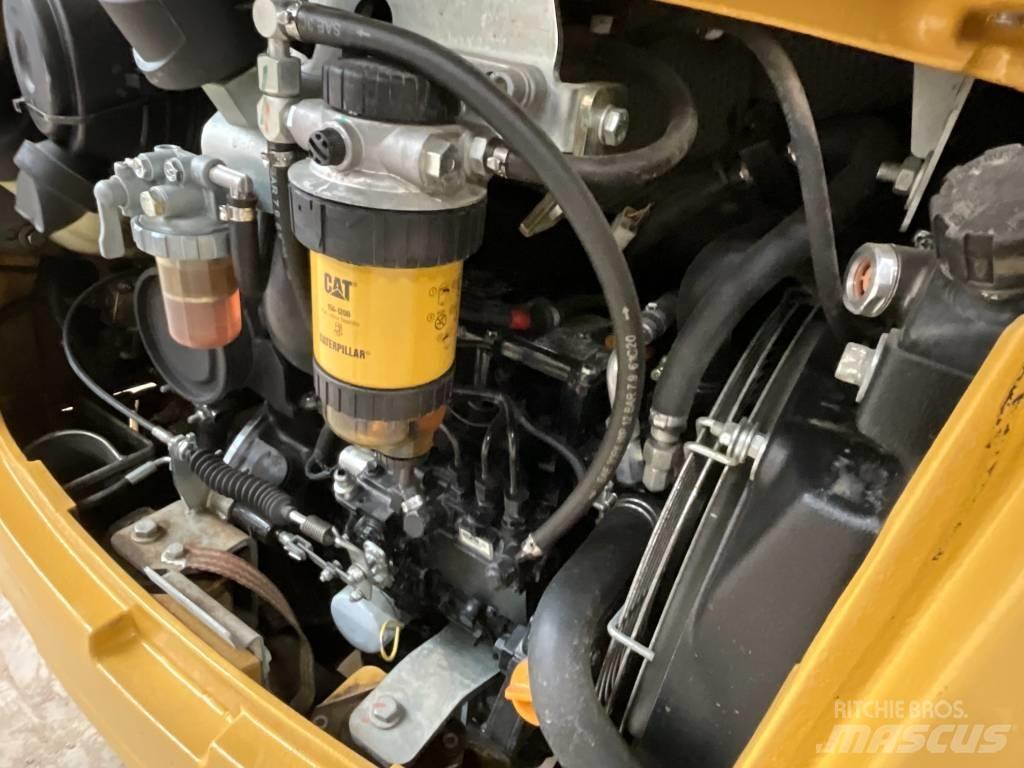 CAT 301.7 D ミニ油圧ショベル 7t以下（ミニユンボ・ミニディガー）